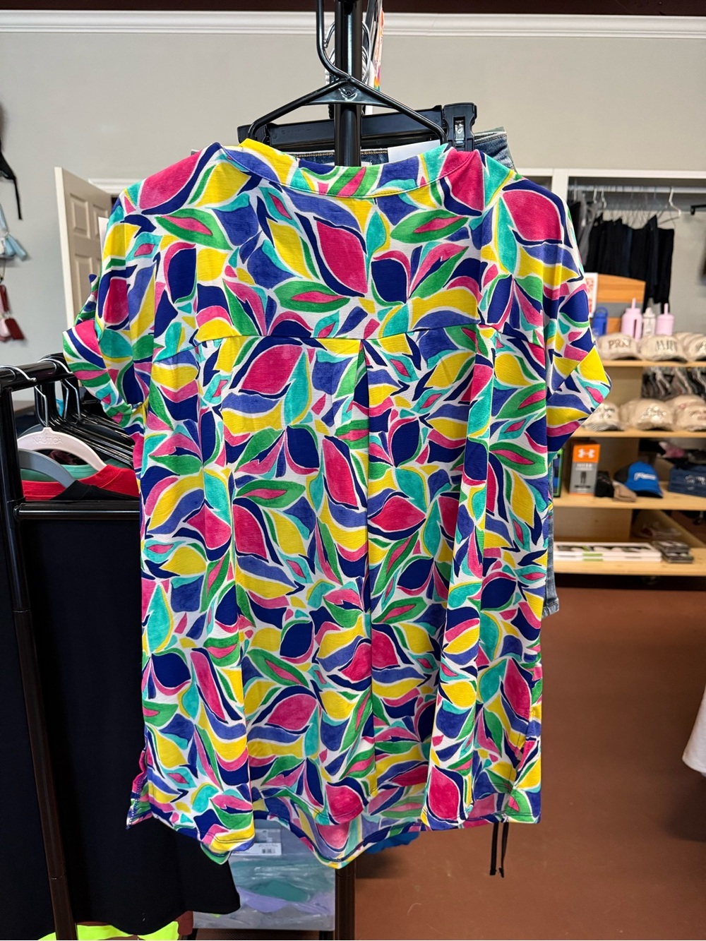 Dear Scarlett Leaf-Print Split-Neck Blouse - Multicolor - Picture 2 of 2